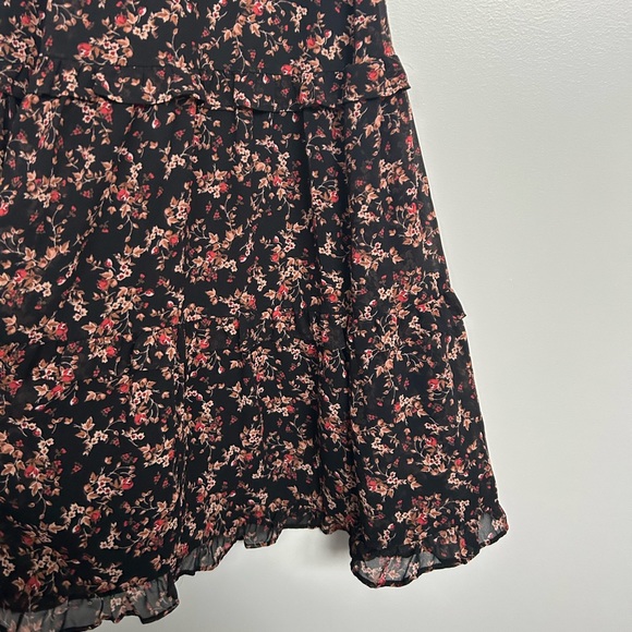 EVER NEW — Floral Print Tiered Midi Dress (black floral) USA SIZE 2 - Picture 3 of 7